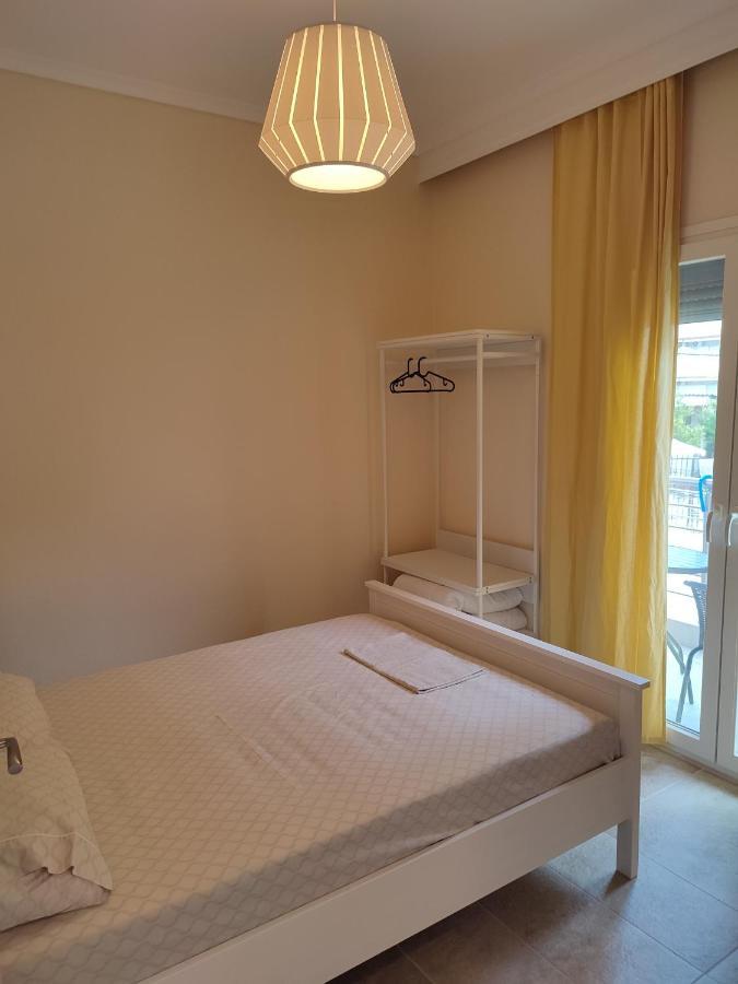 Estrella Rooms Nea Kallikrateia エクステリア 写真
