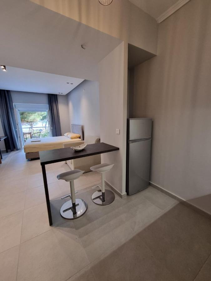 Estrella Rooms Nea Kallikrateia エクステリア 写真