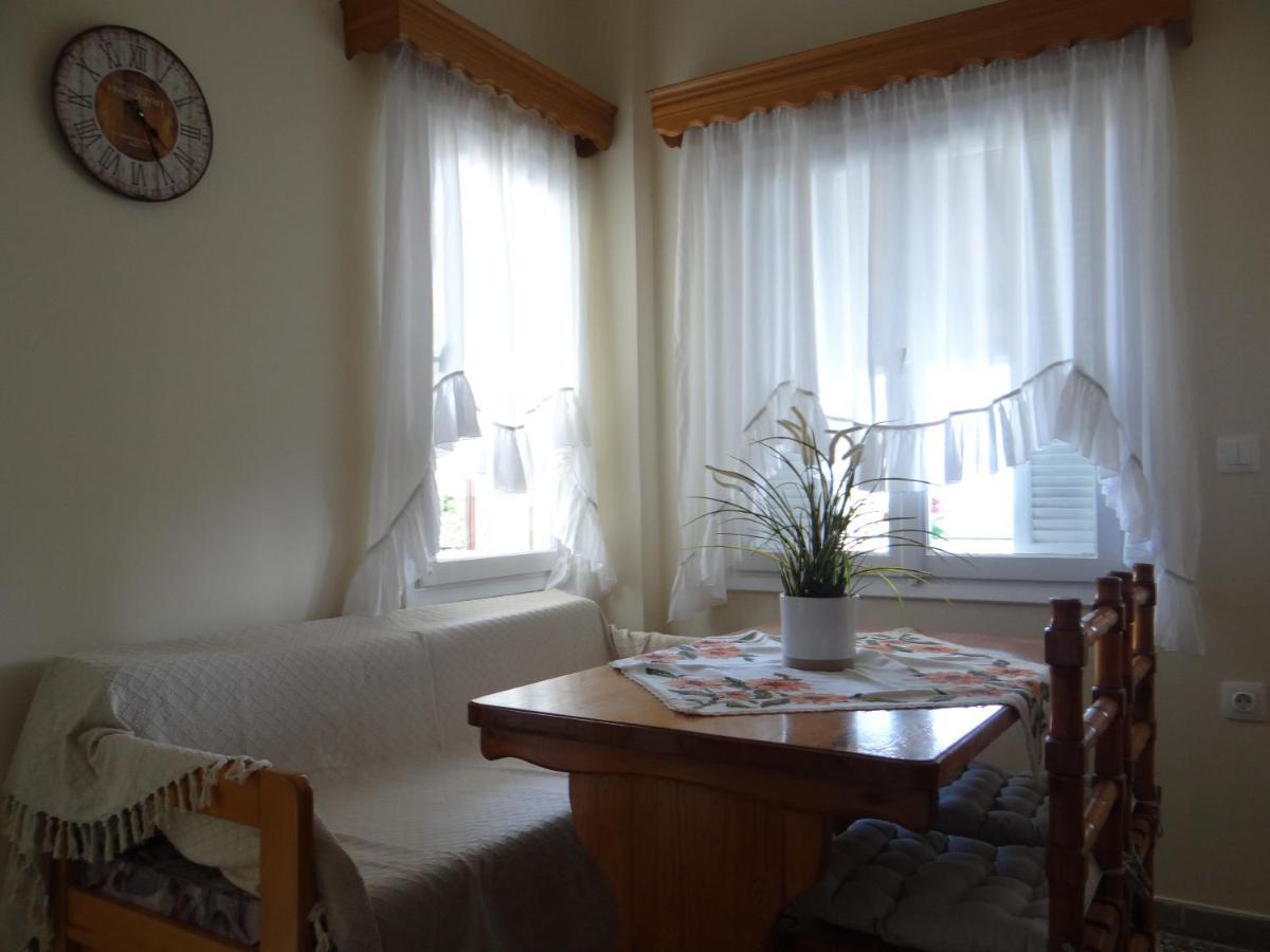 Estrella Rooms Nea Kallikrateia エクステリア 写真